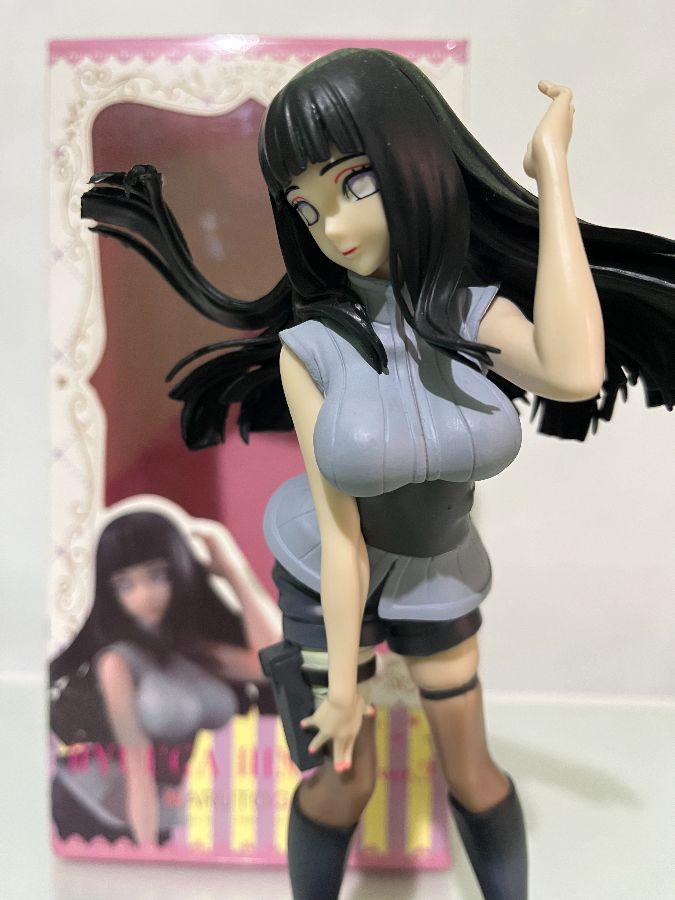 Hinata Hyuga pose